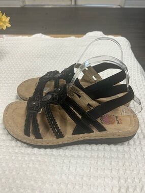 Women's Black Earth Spirit Leather Slingback Sandals. Size 91/2